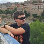 Profesor de guitarra para principiantes, tanto con adultos como con menores.